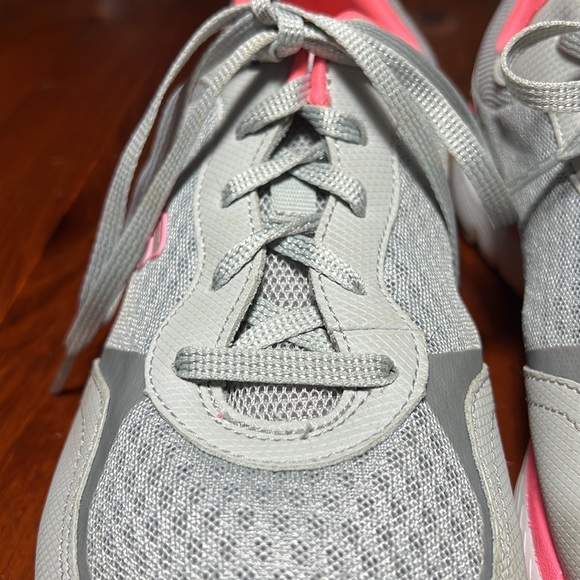 Sketchers Lite-Weight Woman’s Pink & Grey Sneakers - Picture 5 of 11